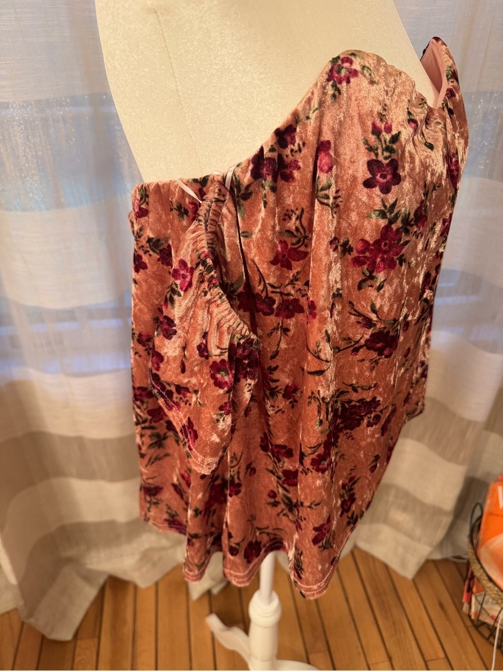 miami Rose Pink Floral Velvet Off-Shoulder Top - Picture 2 of 8